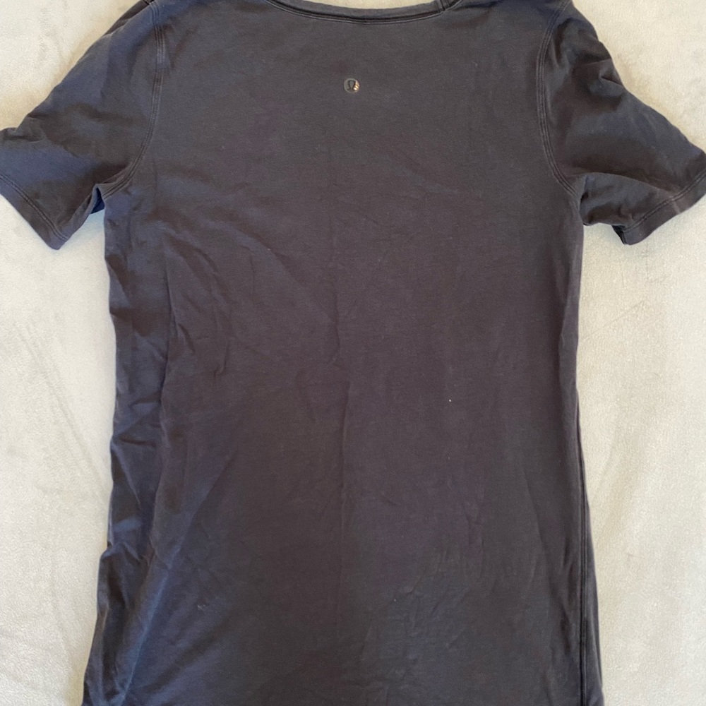 Lululemon short sleeve shirt